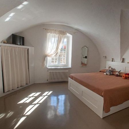 Ferienwohnung La Torre Di Gaia Dolceacqua Exterior foto