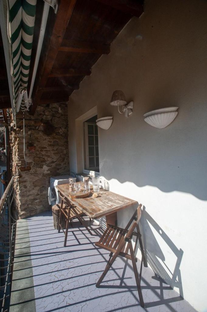 Ferienwohnung La Torre Di Gaia Dolceacqua Exterior foto