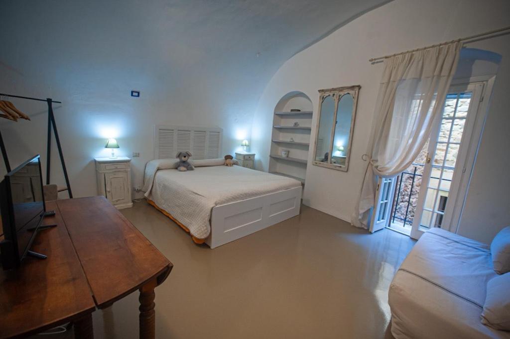 Ferienwohnung La Torre Di Gaia Dolceacqua Exterior foto