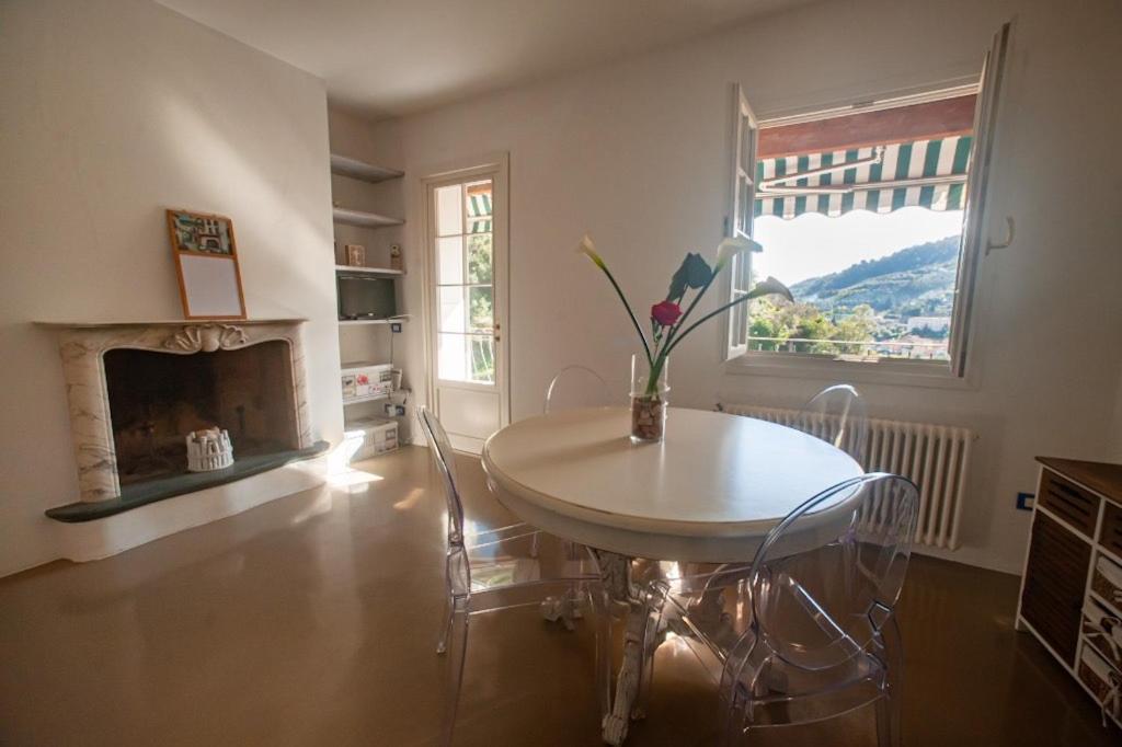 Ferienwohnung La Torre Di Gaia Dolceacqua Exterior foto