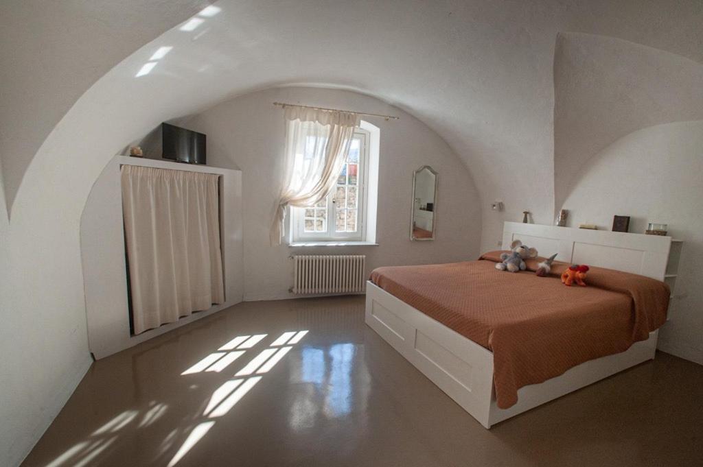 Ferienwohnung La Torre Di Gaia Dolceacqua Exterior foto